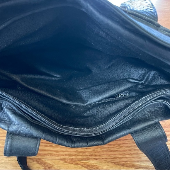 Perlina‎ NY Smooth Black Leather Square Tote - Picture 11 of 16